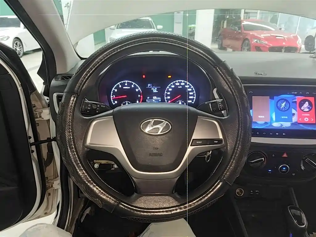 Hyundai Verna 2016 1.4L Automatic Cool Edition GLS фото 11