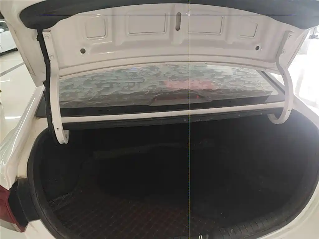 Hyundai Verna 2016 1.4L Automatic Cool Edition GLS фото 19