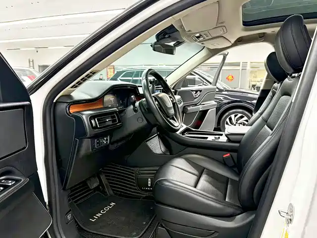 Lincoln Aviator 2020 3.0T V6 4WD Premium Edition — фото 4
