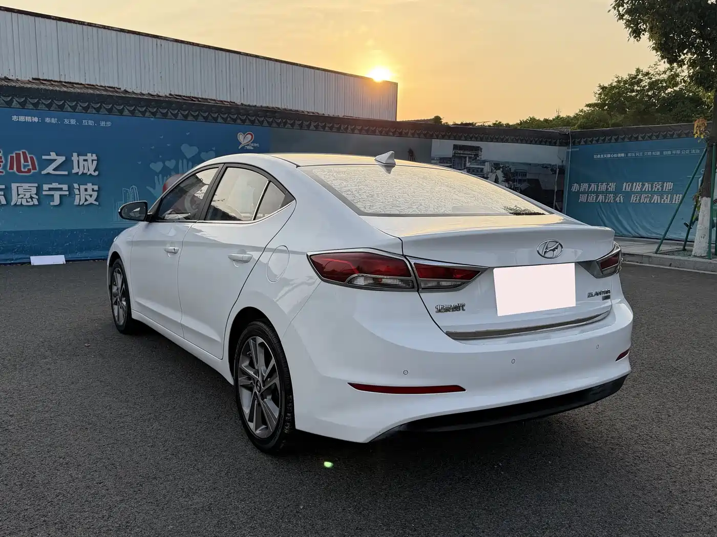 Hyundai Elantra 2016 Model 1.6L Automatic Smart Elite фото 5