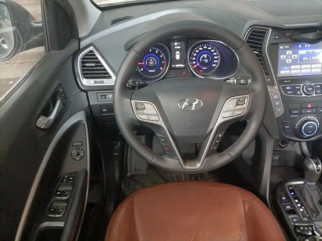 Hyundai Santa Fe 2013 Facelift 2.0T Automatic 4WD Premium фото 7