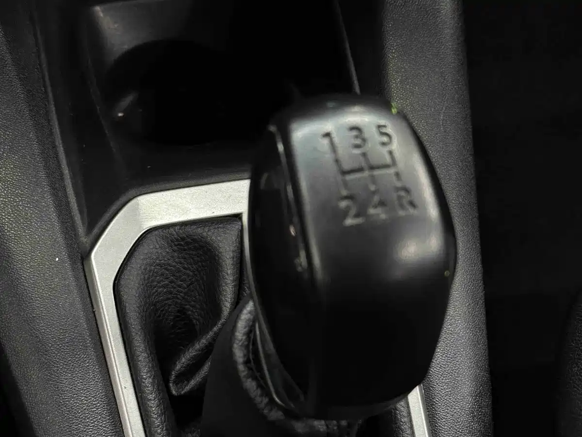 Peugeot 301 2016 2016 1.6L Manual Comfort Edition