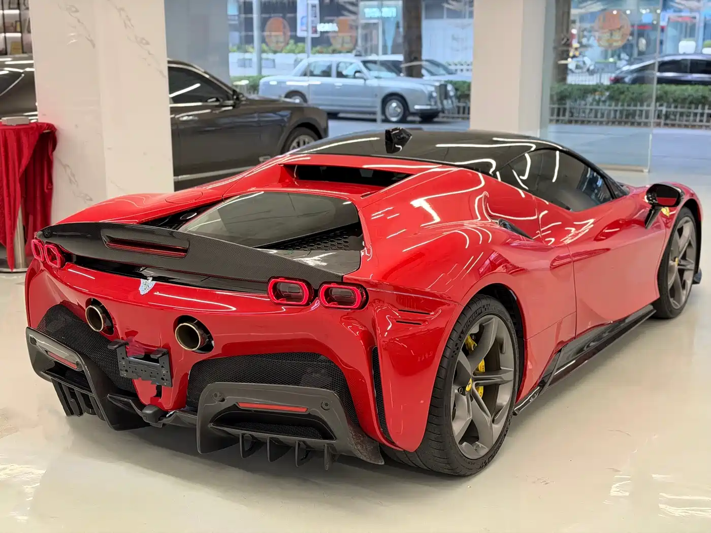 FERRARI SF90