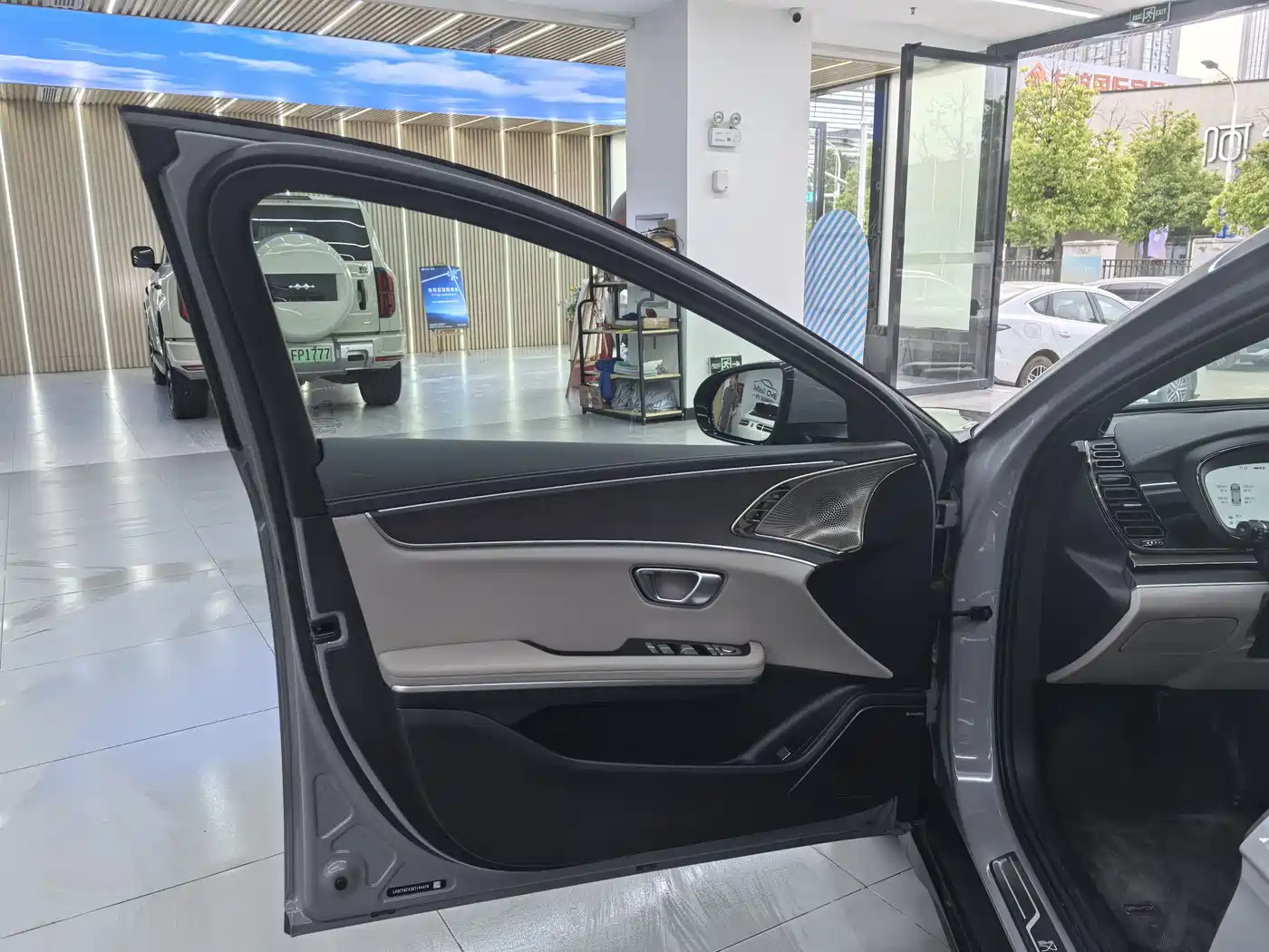 BYD Han 2025 DM-i 125KM LiDAR Smart Driving фото 8