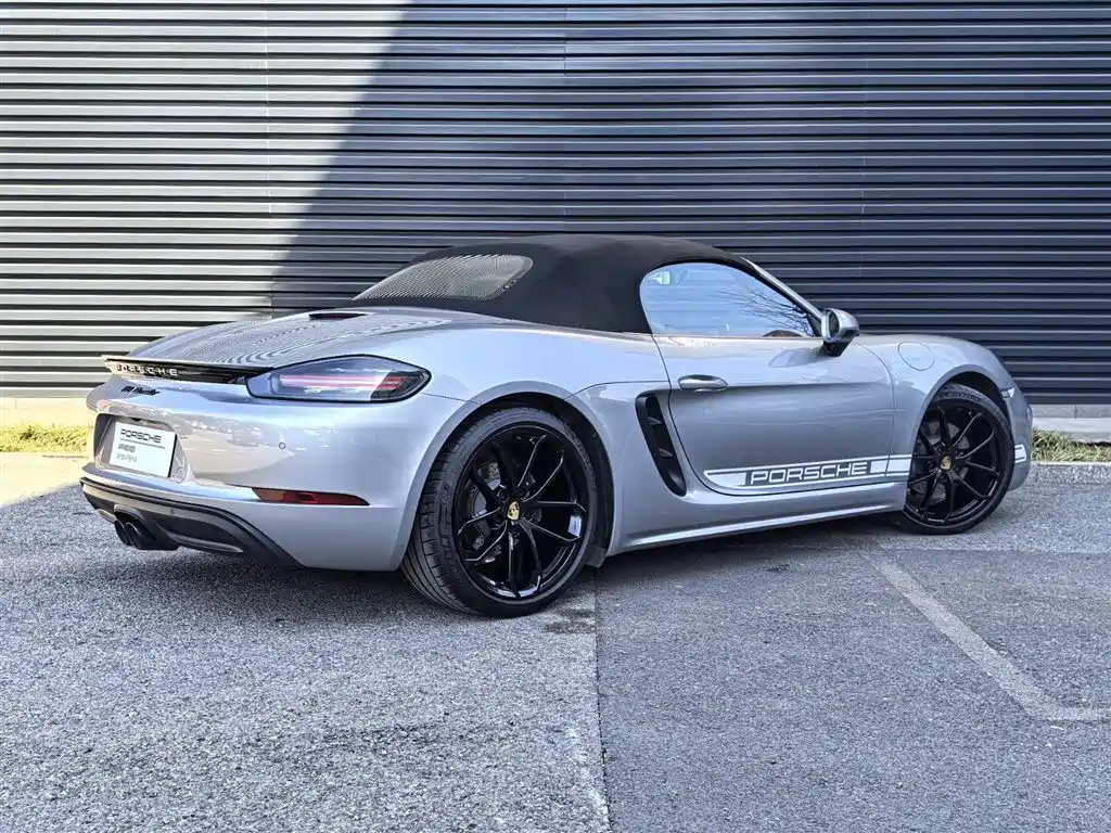 PORSCHE 718