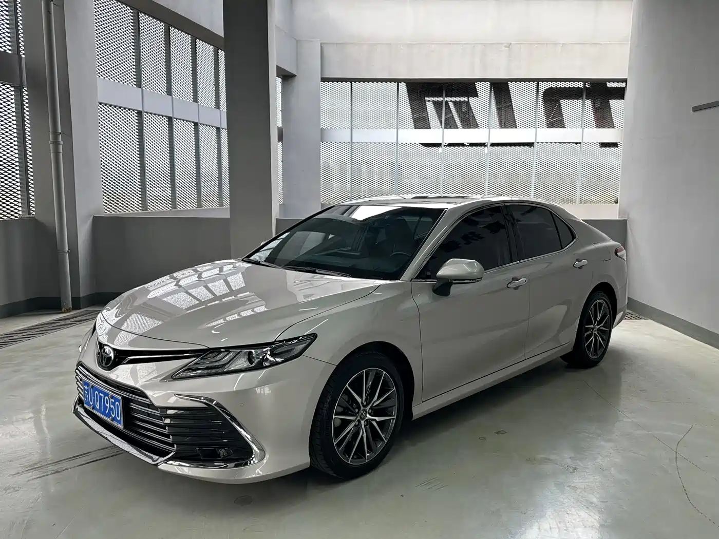 Toyota Camry 2021 2.5G Luxury Edition