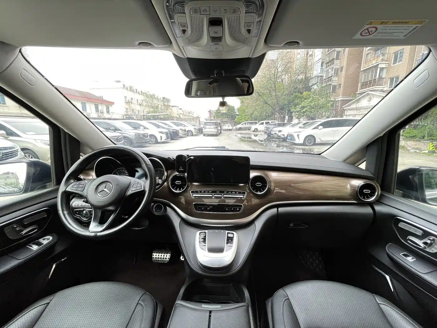 Mercedes-Benz V-Class 2020 Model V 260 L Long Wheelbase Luxury фото 12