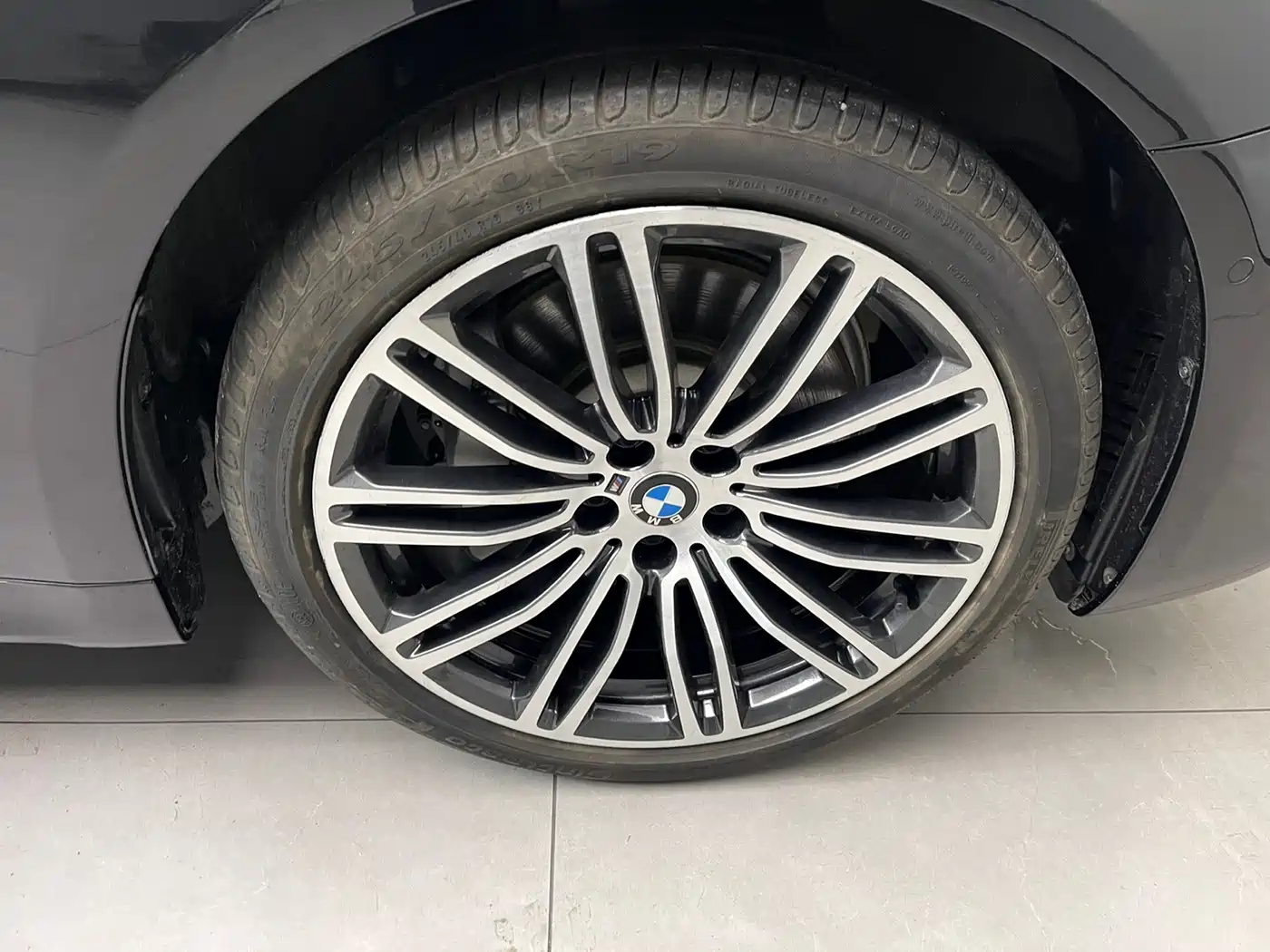 BMW 5 Series 2019 530Li Premium M Sport Package фото 24
