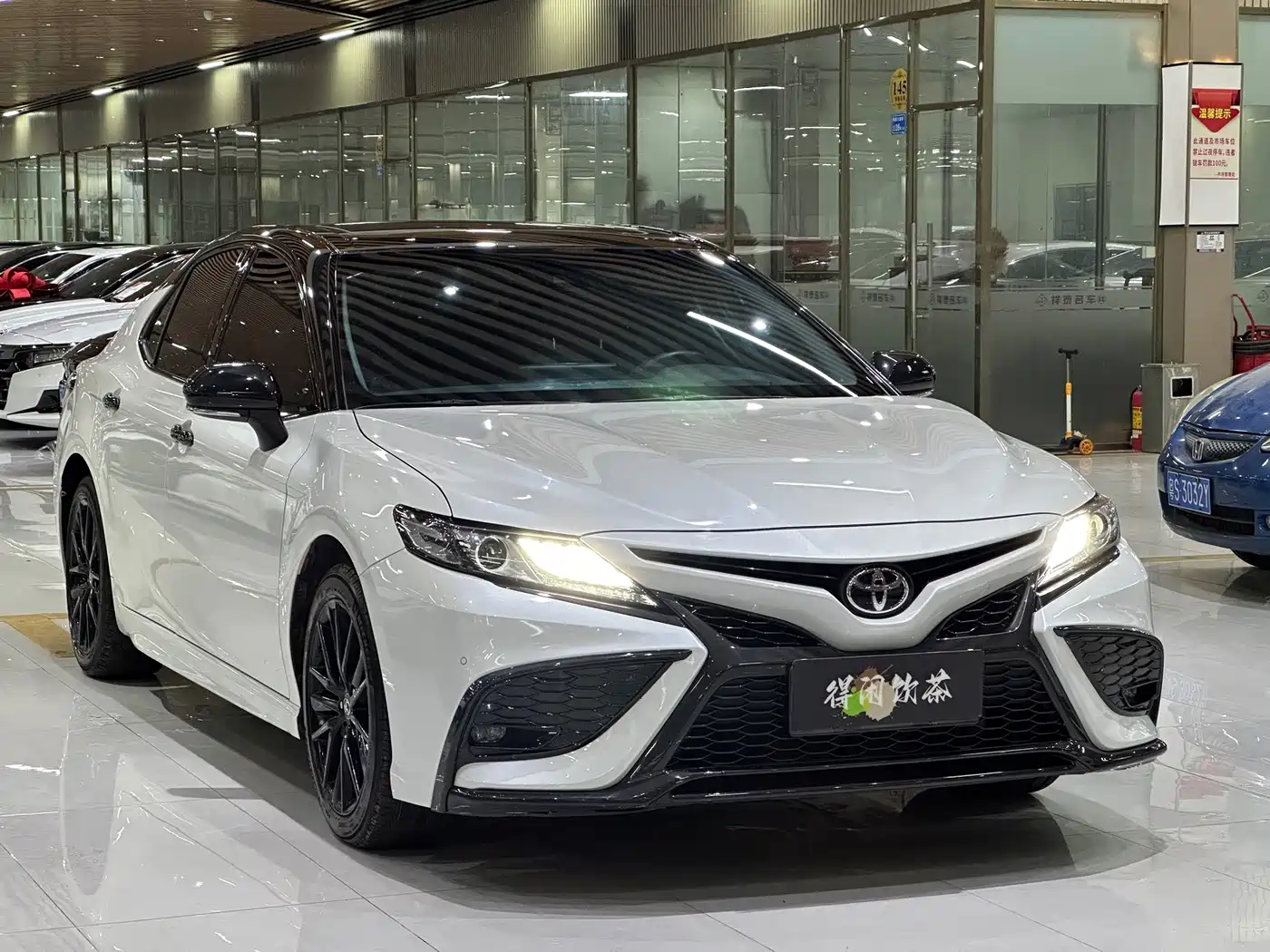 Фото 3 - Toyota Camry