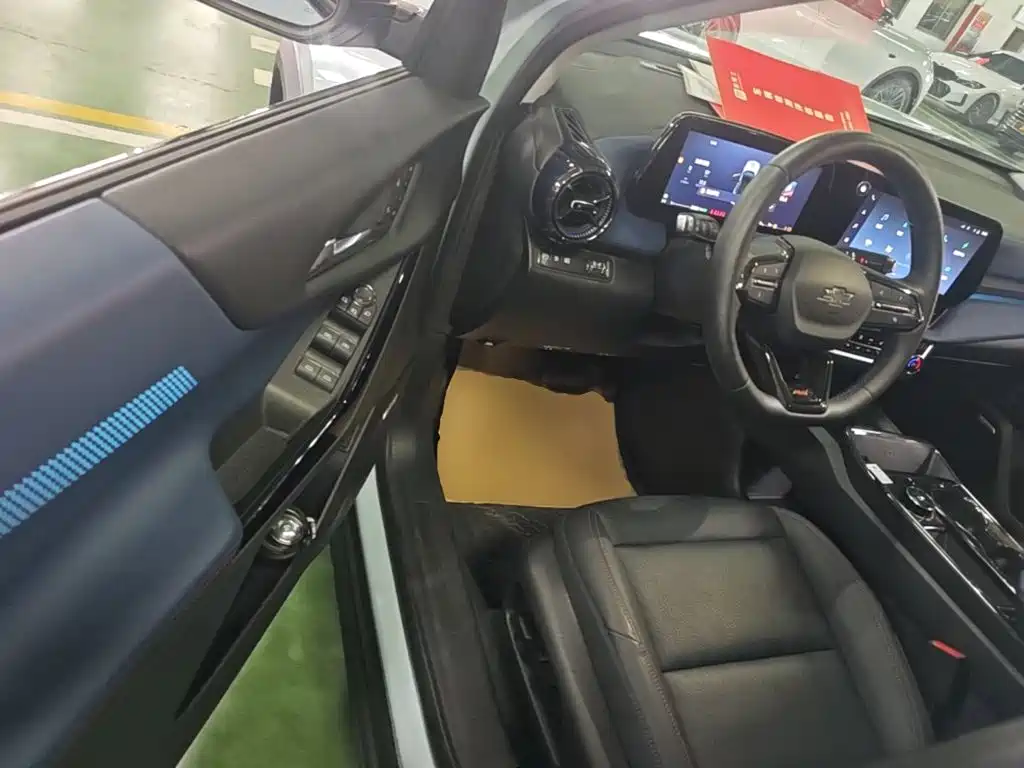 Chevrolet Equinox Plus 2026 2024 102km RS Ultimate Edition