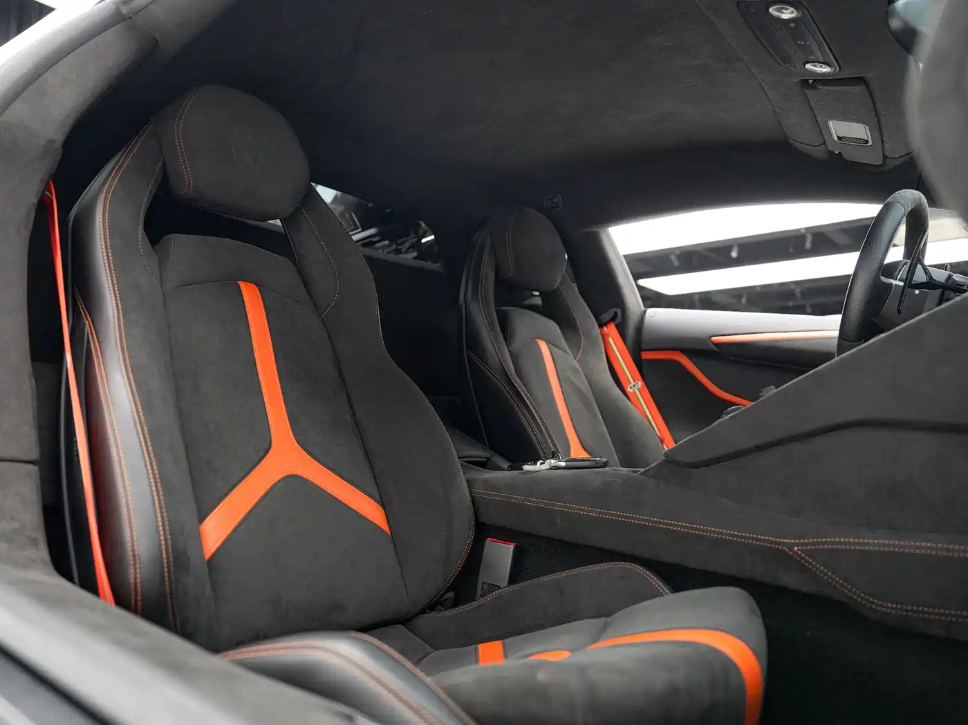 Photo 21 - Lamborghini Aventador