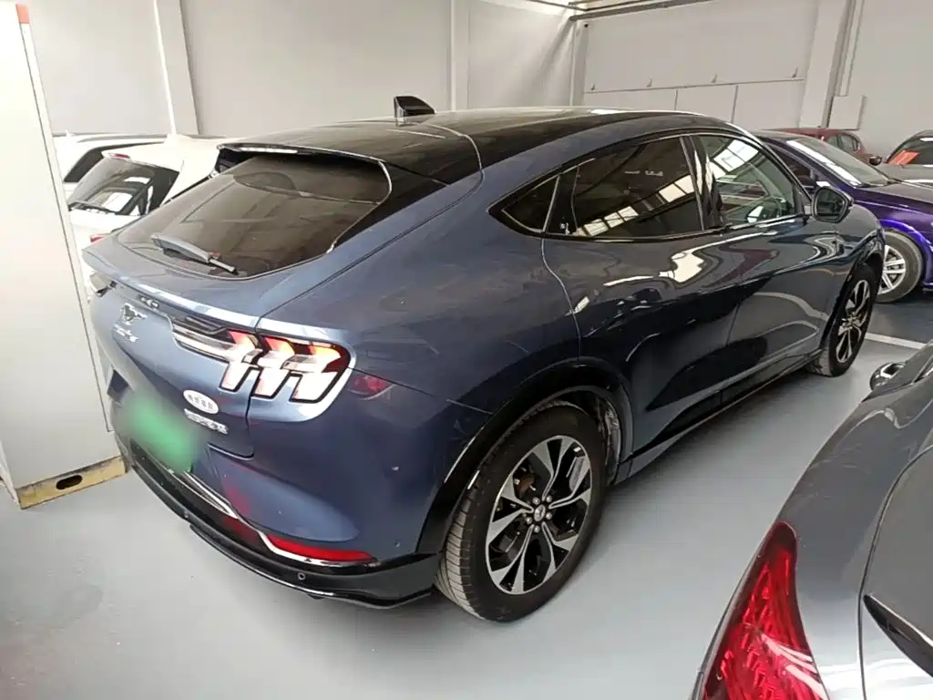 Ford Mustang Mach-E 2022 2021 Boundless RWD Luxury (Long Range)