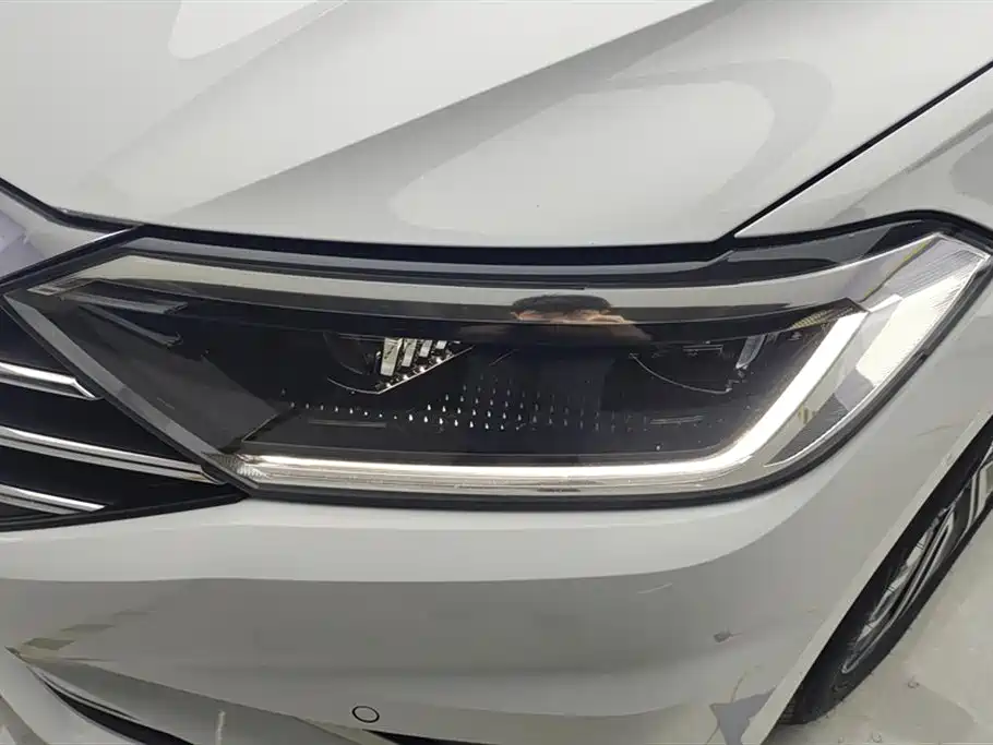 Volkswagen Sagitar 2022 280TSI DSG Surpassing Edition фото 5
