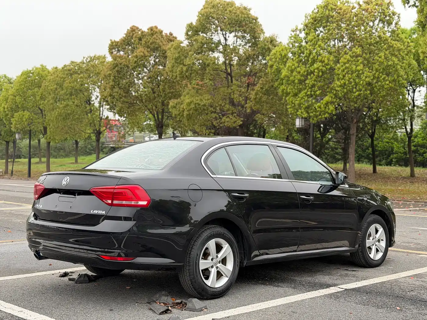 Volkswagen Lavida 2015 1.6L Manual Trend Edition фото 7