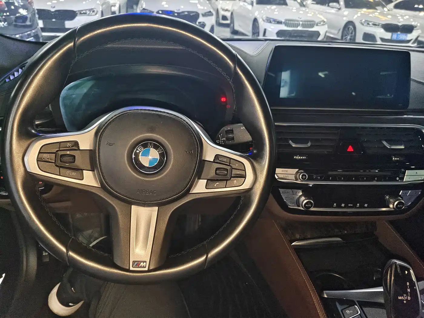BMW 5 Series 2019 525Li M Sport Package фото 5