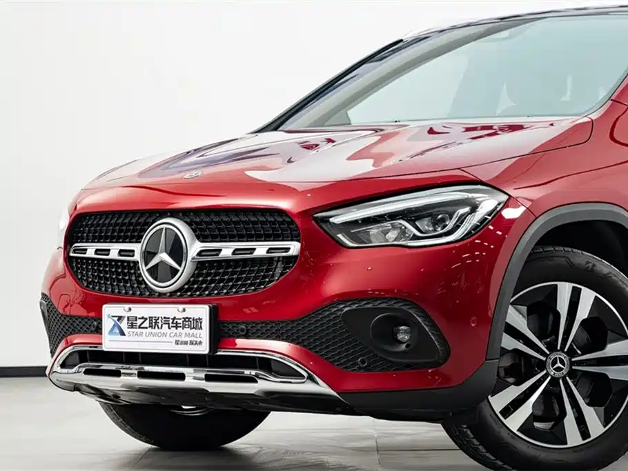 MERCEDES-BENZ GLA