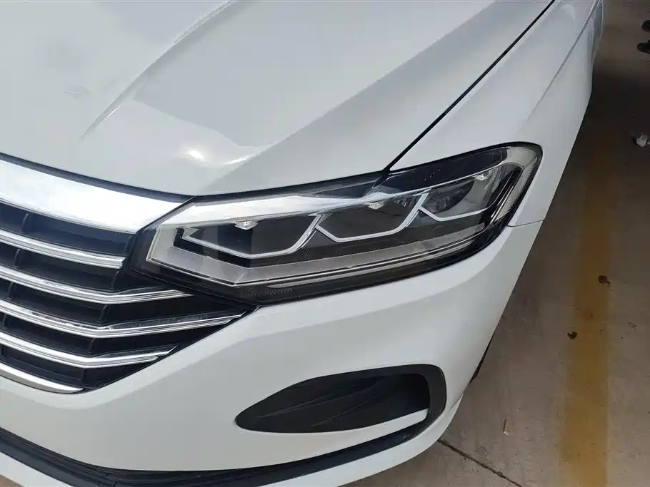 Volkswagen Lavida 2023 Facelift 1.5L Auto Comfort Edition фото 5