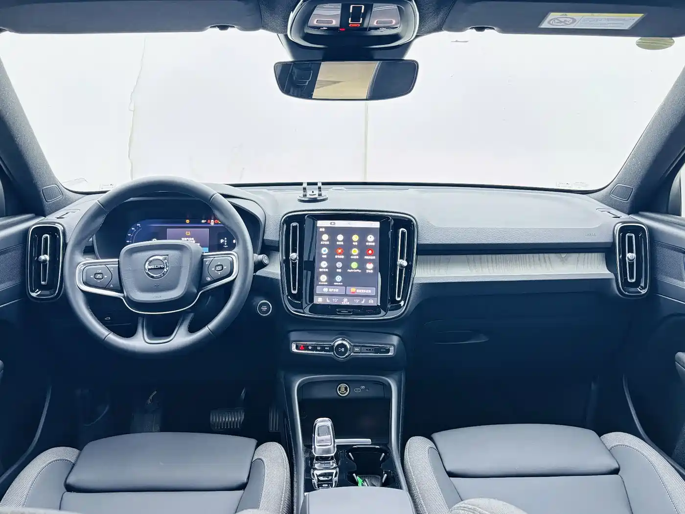 Volvo XC40 2024 2024 B3 Smart Elite Sport Edition