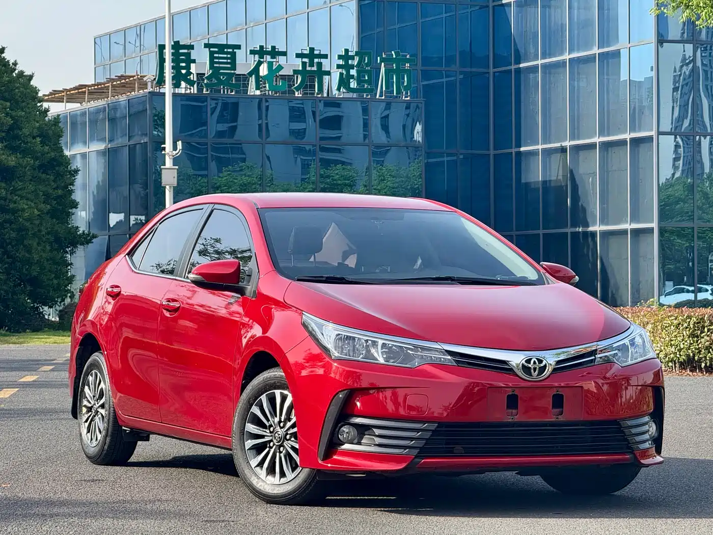 Toyota Corolla 2017 Facelift 1.2T S-CVT GL фото 3