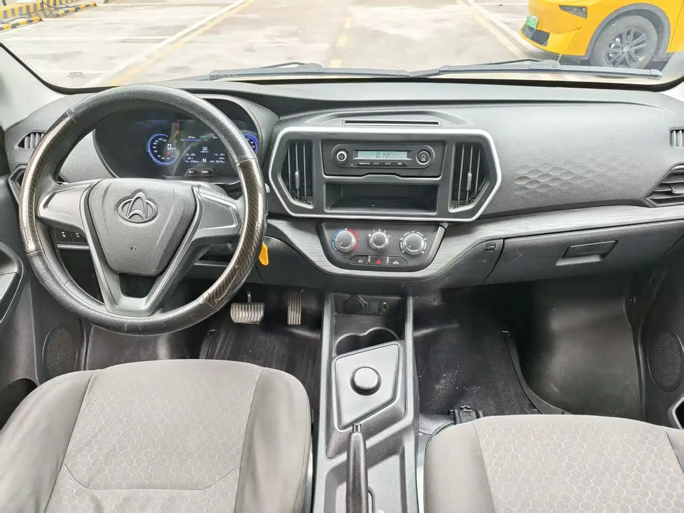 Changan Kaicheng Changan Ruixing EM80 2025 2025 Model Passenger Version Comfort Type 6-seater 300km Tailgate