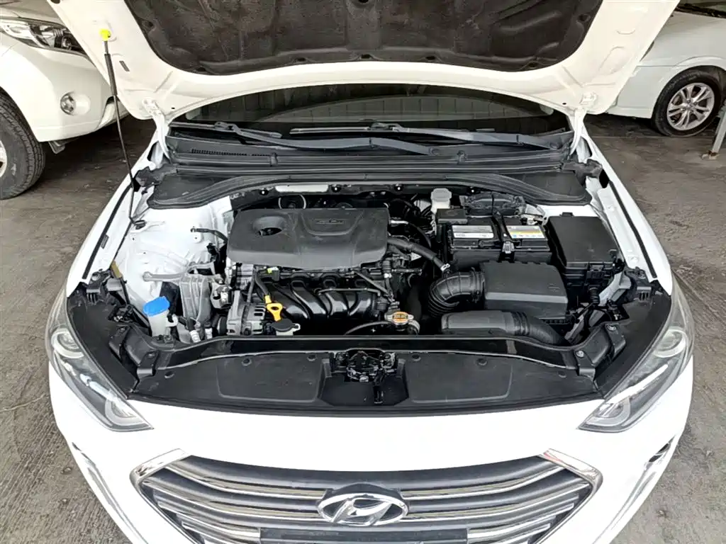 Hyundai Elantra 2016 Model 1.6L Automatic Smart Elite фото 20