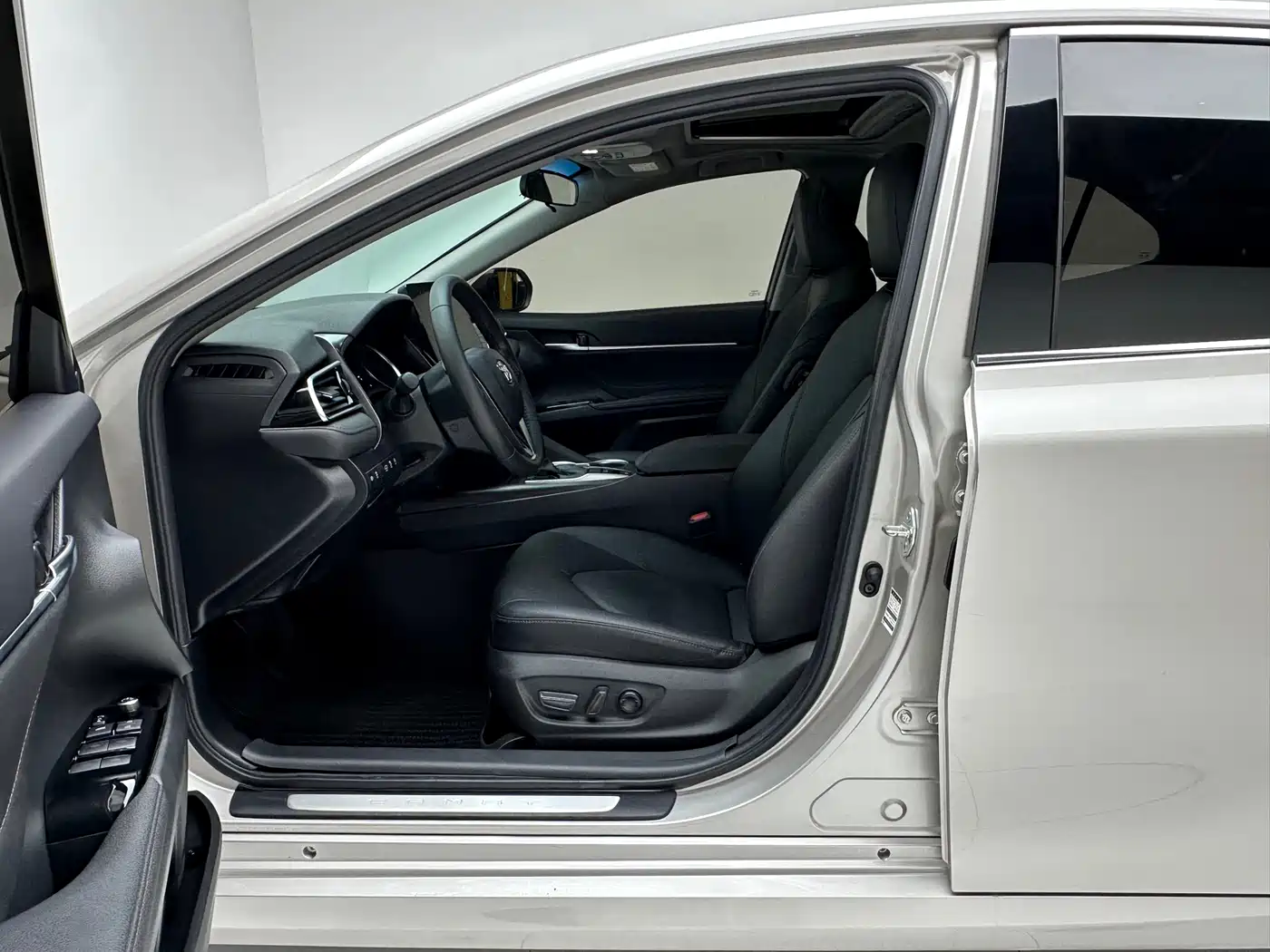 Toyota Camry 2021 2.0G Luxury Edition фото 7