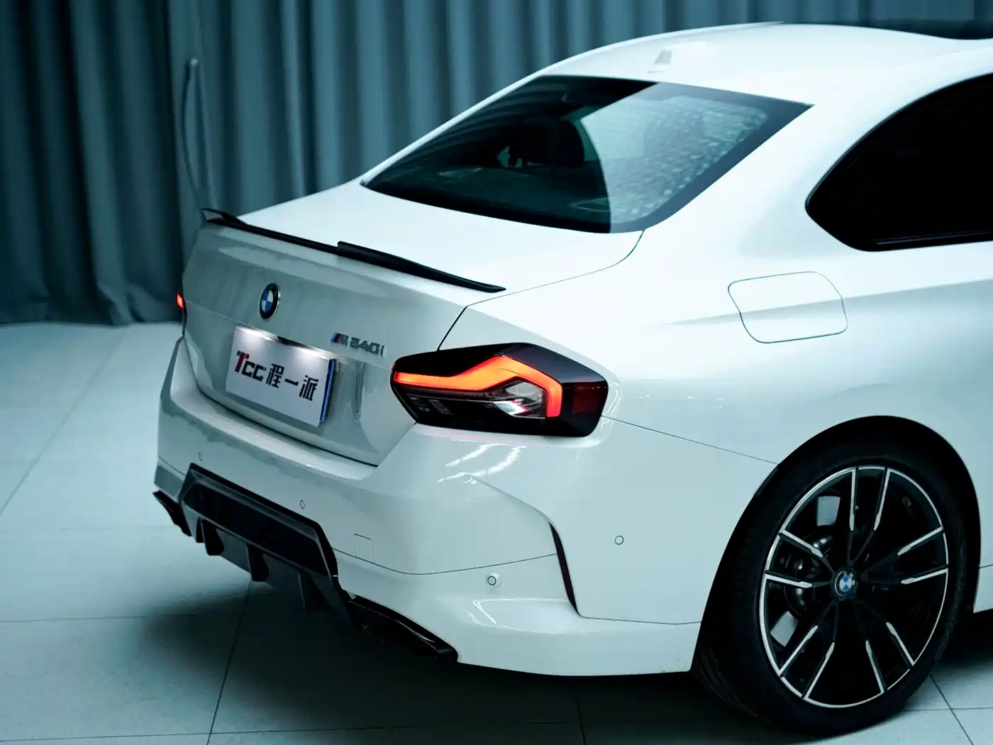 BMW M240I