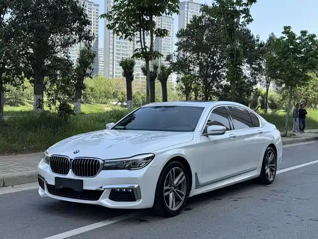 BMW 7 SERIES