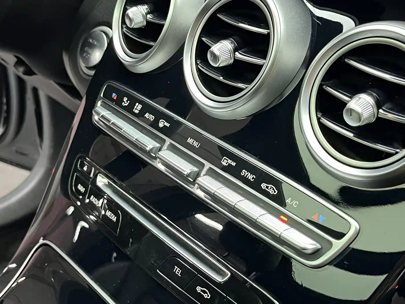 Mercedes-Benz GLC 2018 Facelift GLC 200 4MATIC фото 13