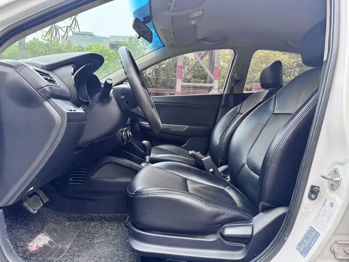 Kia K2 2012 Sedan 1.4L AT GLS Commemorative Edition фото 7