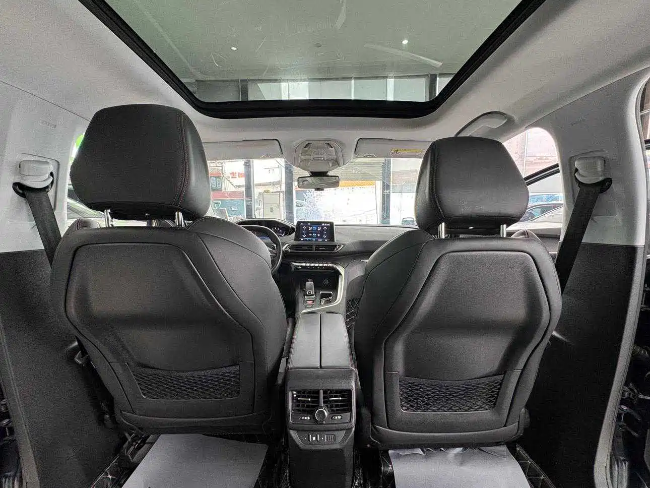 Photo 14 - Peugeot 5008