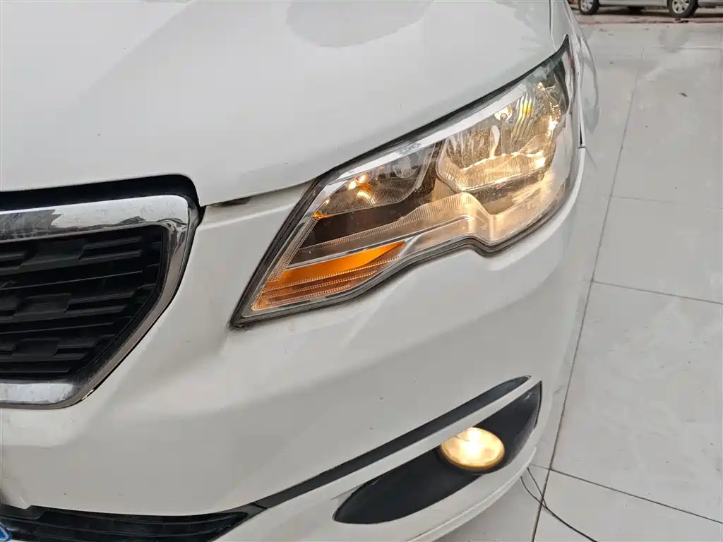 Peugeot 301 2018 1.6L Manual Comfort Edition фото 24