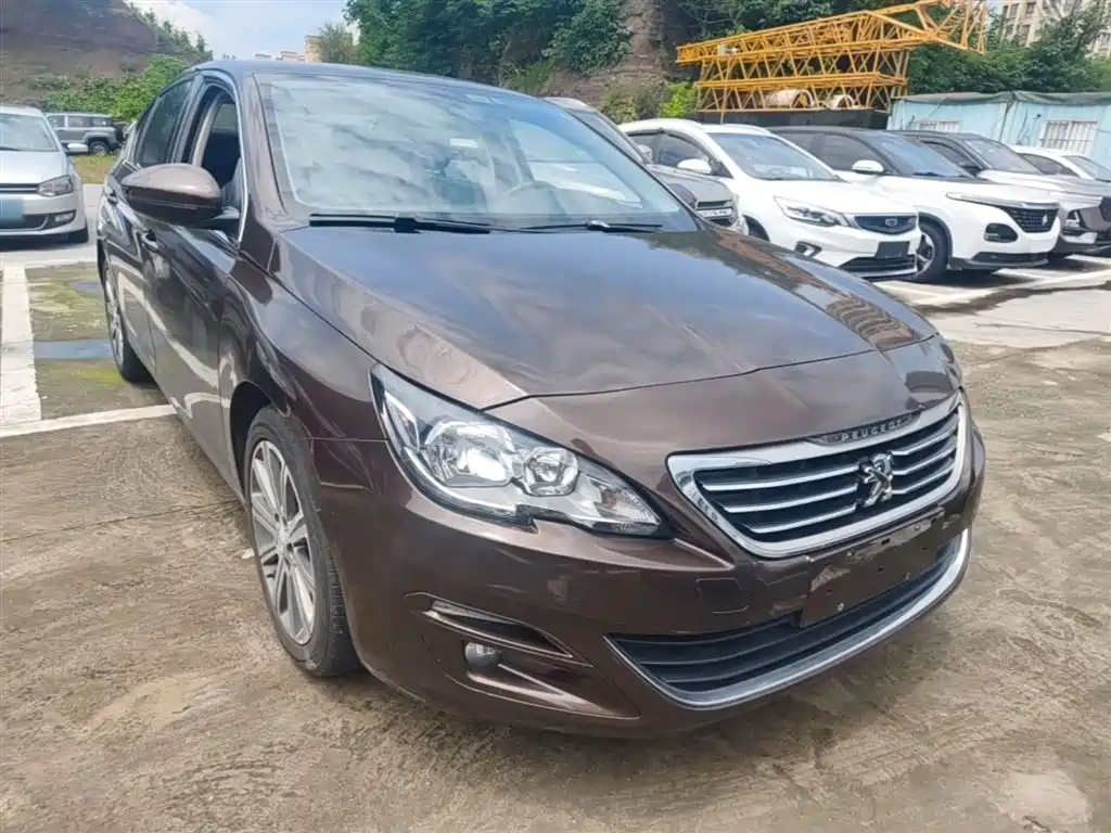 Peugeot 408 2014 1.8L Automatic Luxury Edition фото 4