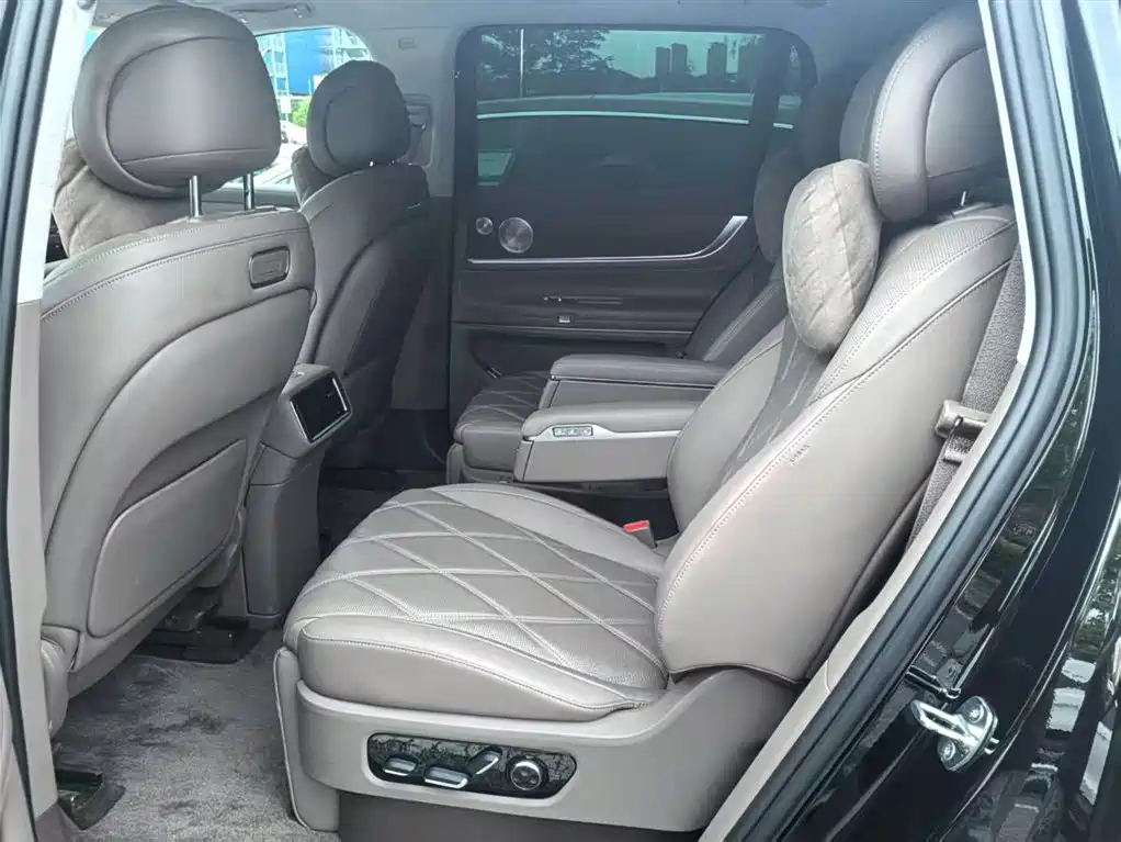 AITO Wenjie AITO M9 2025 Extended Range Ultra 52kWh 6-Seater фото 6