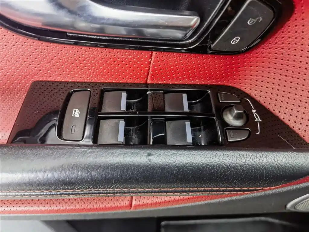Land Rover Range Rover Evoque (Import) 2013 2.0T 5-door Dynamic Edition фото 9