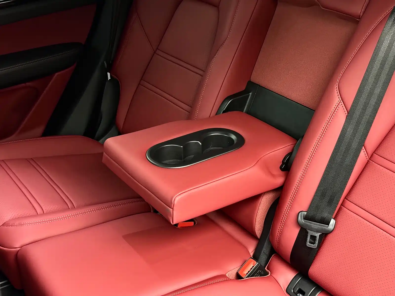 Фото 24 - Porsche Cayenne