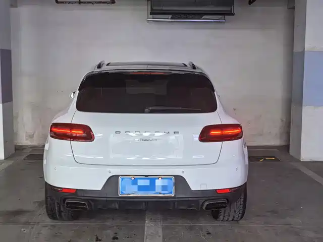 Porsche Macan 2016 Macan 2.0T — фото 3
