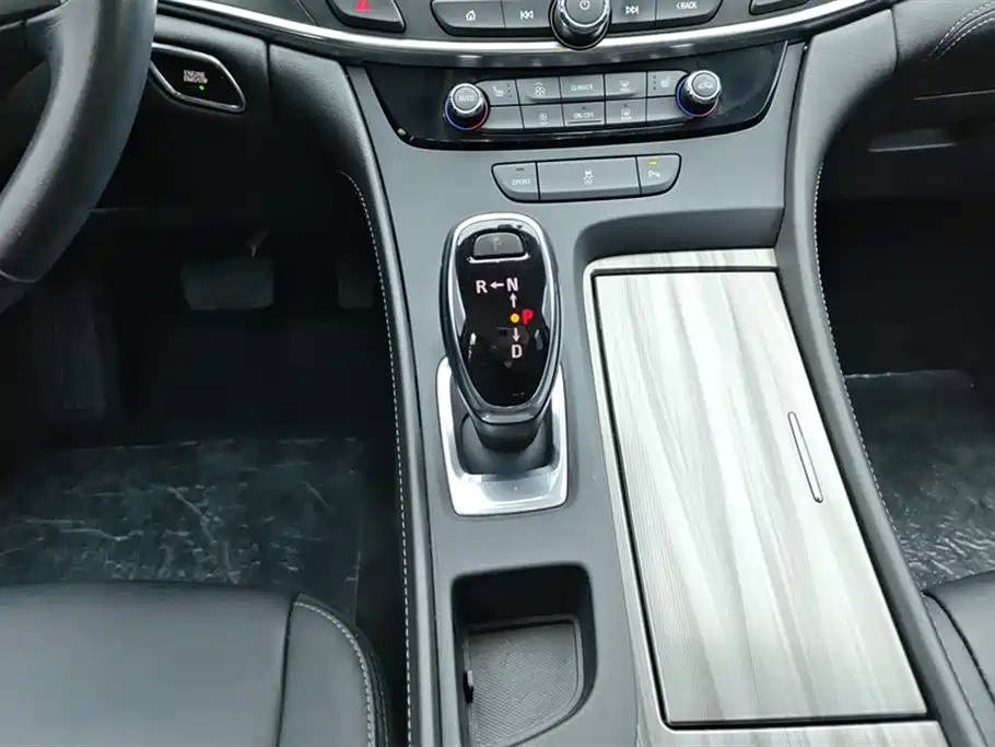 Buick LaCrosse 2022 652T Luxury фото 16