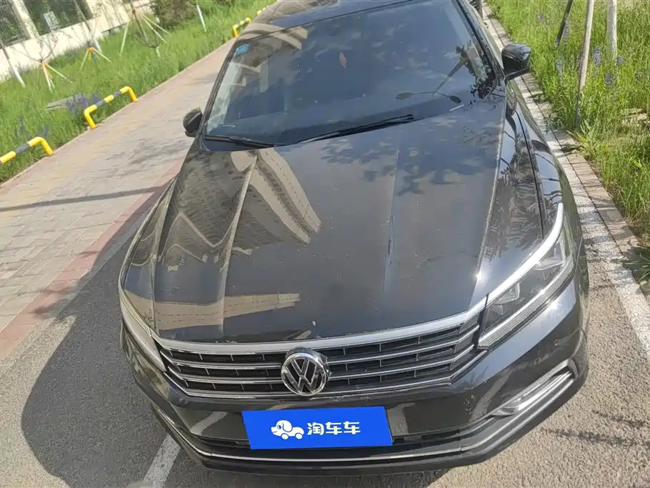 Volkswagen Passat 2017 330TSI DSG Prestige фото 2