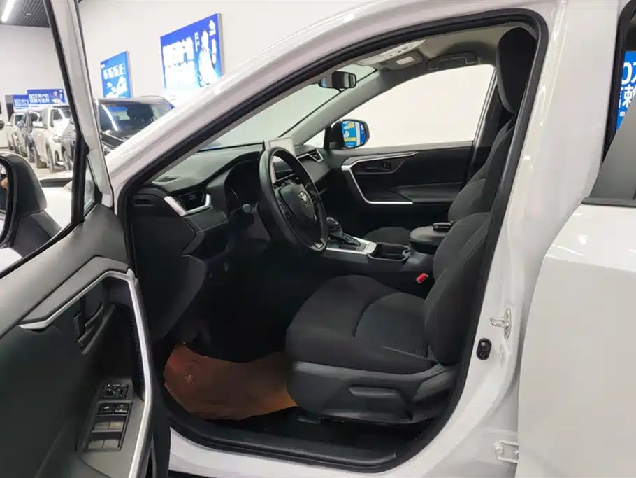 Toyota Wildlander 2022 Facelift 2.0L CVT 2WD Leading Edition фото 9