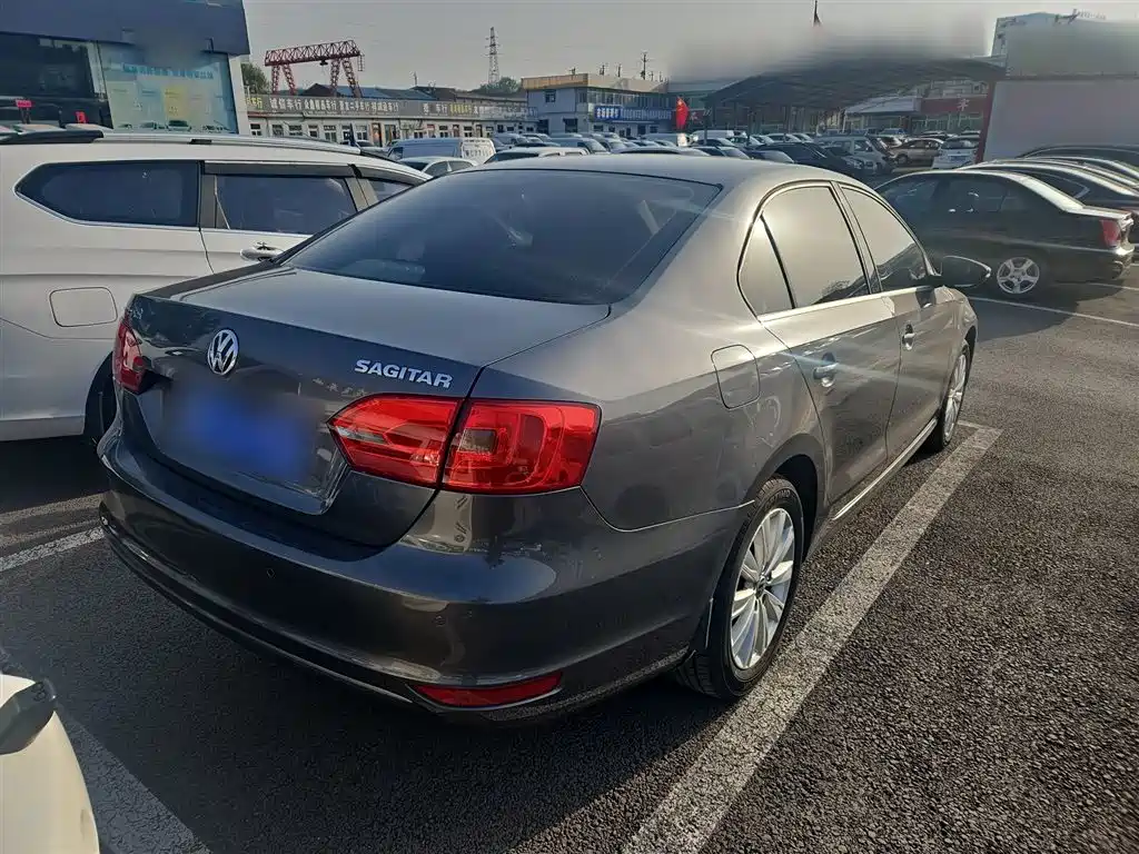 Volkswagen Sagitar 2014 Facelift 1.6L Automatic Comfort фото 7
