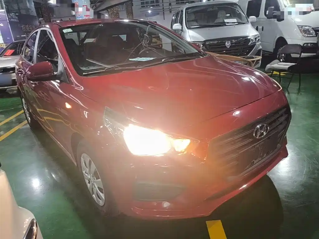 Hyundai Verna 2020 1.4L Manual GL Renewal Edition фото 4