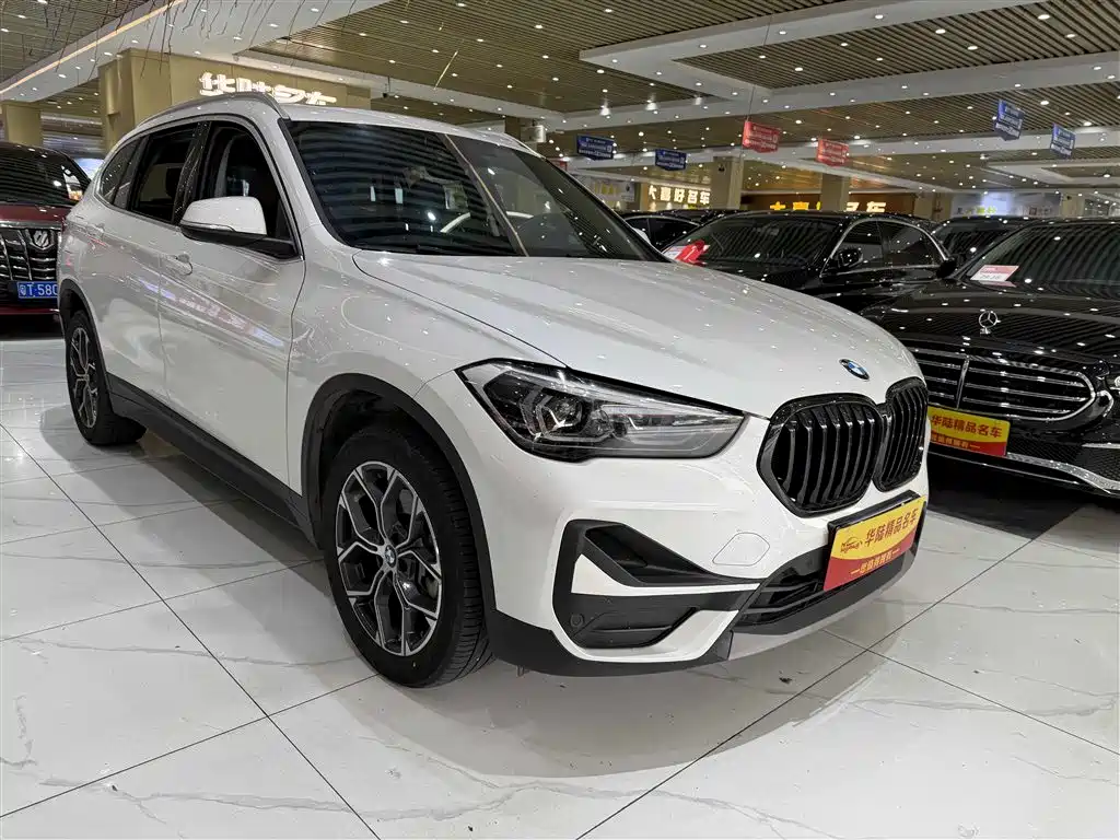 BMW X1 2022 sDrive25Li Leading фото 3