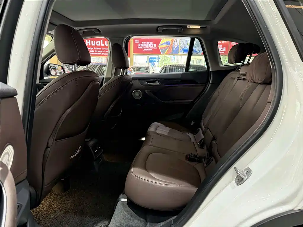 BMW X1 2022 sDrive25Li Leading фото 9