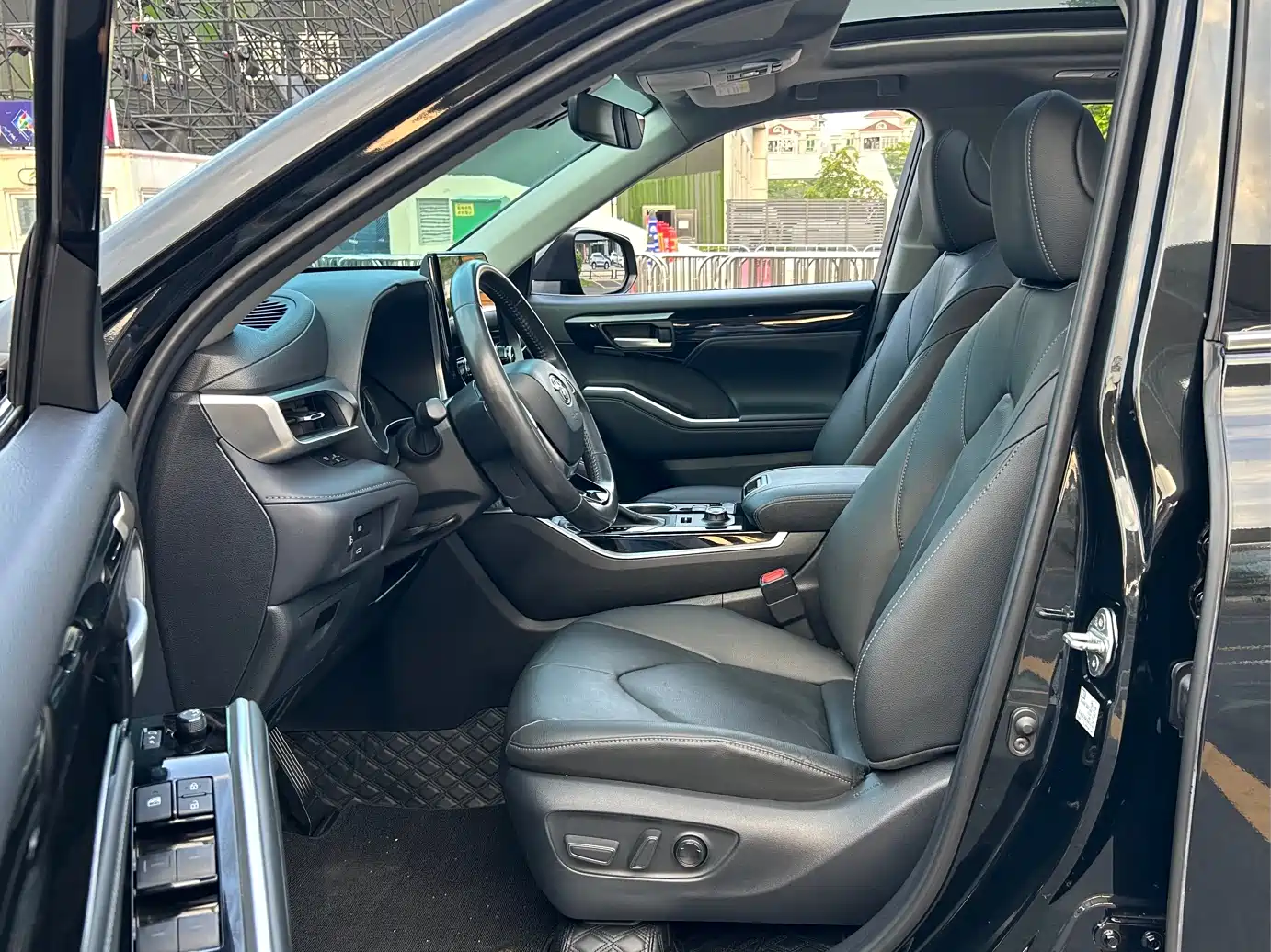 TOYOTA HIGHLANDER