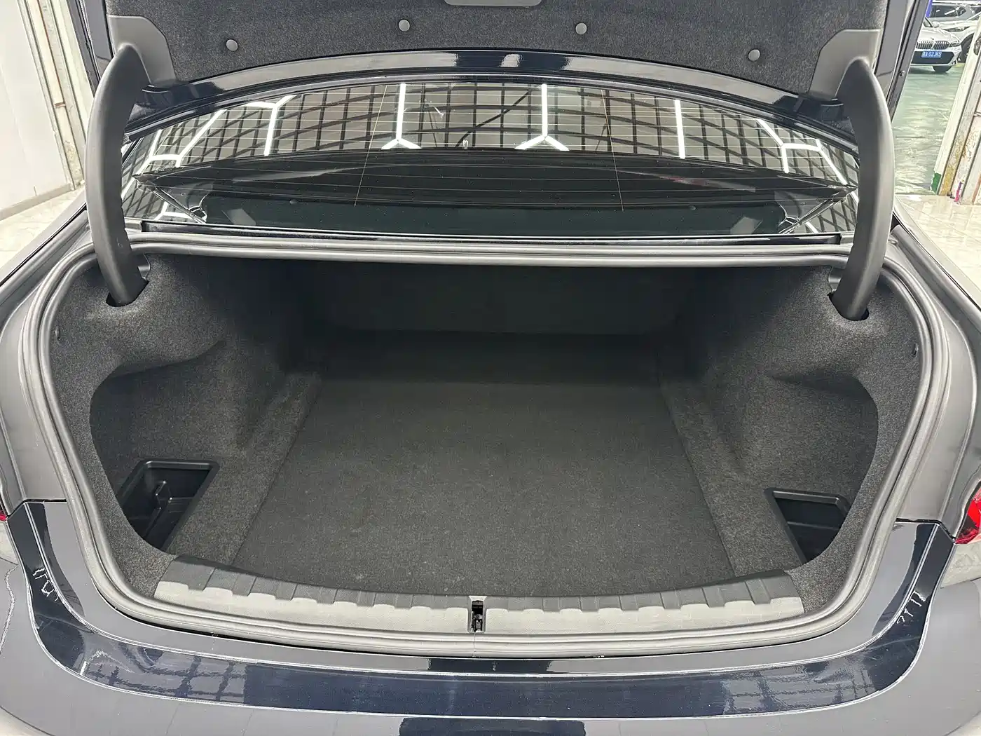 BMW 3 Series 2023 320Li M Sport Package фото 16