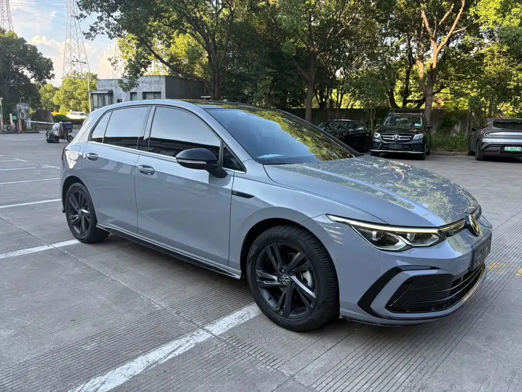 Фото 3 - Volkswagen Golf