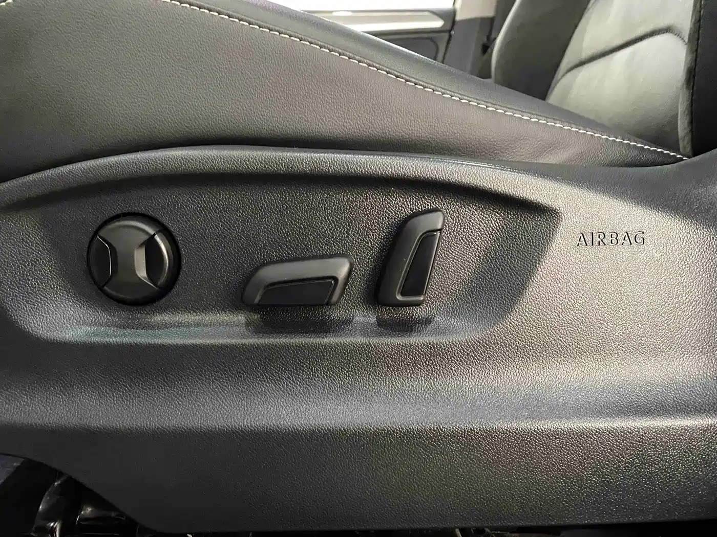 Volkswagen Tiguan L 2021 330TSI Automatic 2WD Smart фото 10