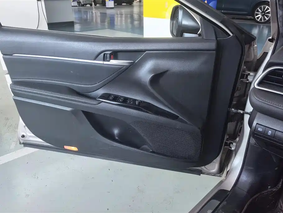 Toyota Camry 2019 2.5G Luxury Edition China VI фото 7