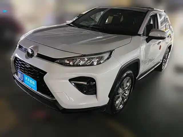Toyota Wildlander 2021 2.0L CVT 2WD Luxury Edition — фото 1